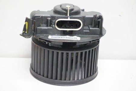 Dacia Duster bontott használt fűtőventillátor 6001547691 - Bontott használt Dacia elektronika alkatrészek webáruház